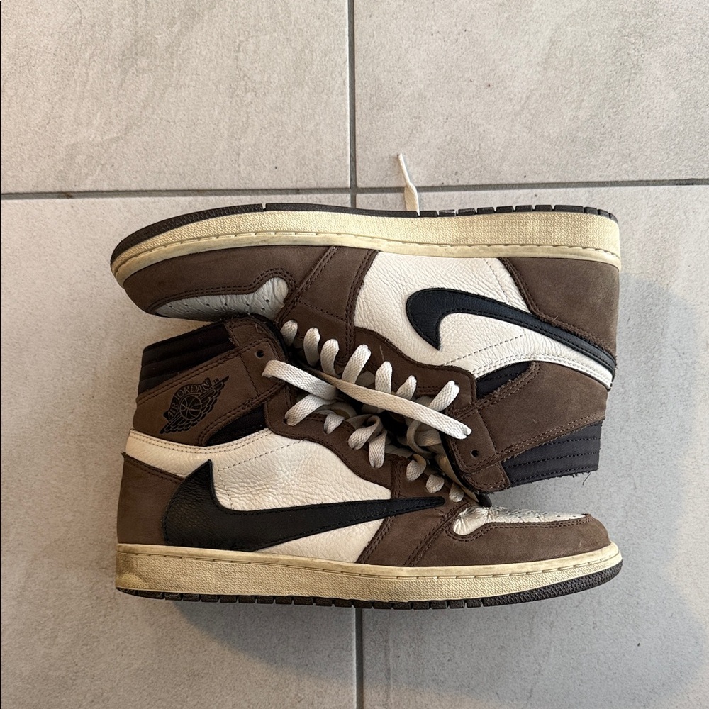 Nike Travis Scott air Jordan 1